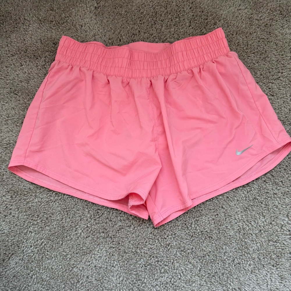 Nike Shorts Pink medium